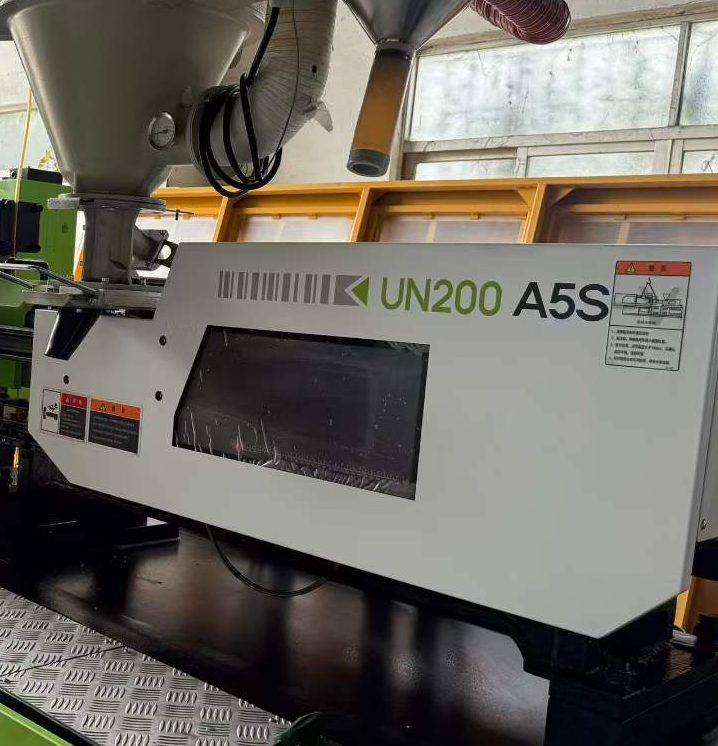 Quality Used Yizumi 200 Ton UN200A5S Injection Molding Machine | A-Screw 48mm, 391g PS Shot