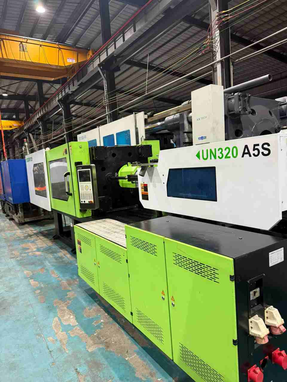 Quality Used Yizumi 320 Ton UN320A5S Injection Molding Machine | B-Screw 68mm, 985g PS Shot
