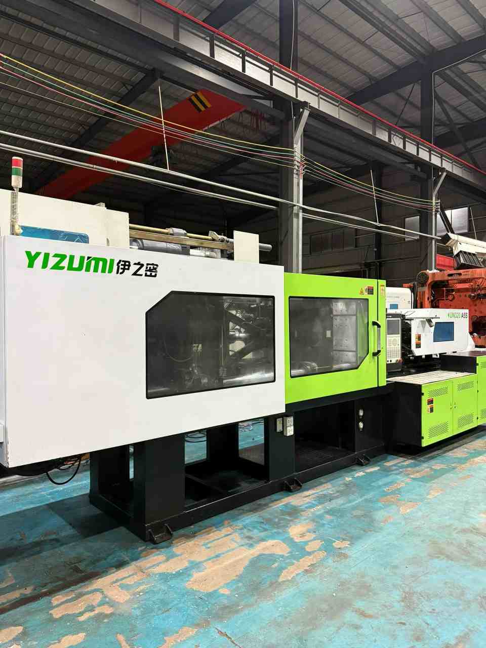 Quality Used Yizumi 320 Ton UN320A5S Injection Molding Machine | B-Screw 68mm, 985g PS Shot