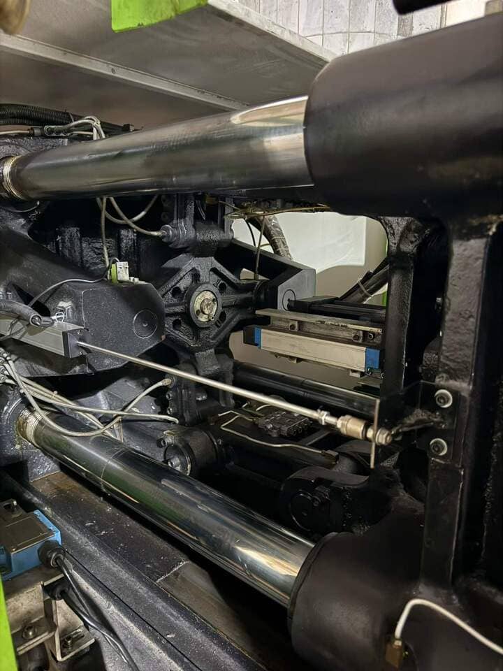 Quality Used Yizumi 120 Ton UN120SKIII Injection Molding Machine | B-Screw 43mm, 227g PS Shot