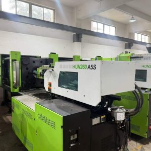 Quality Used Yizumi 260 Ton UN260A5S Injection Molding Machine | B-Screw 60mm, 689g PS Shot