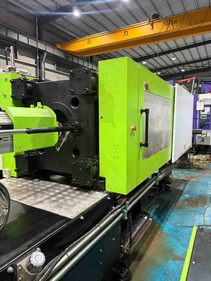 Quality Used Yizumi 320 Ton UN320SKII Injection Molding Machine | B-Screw 68mm, 985g PS Shot