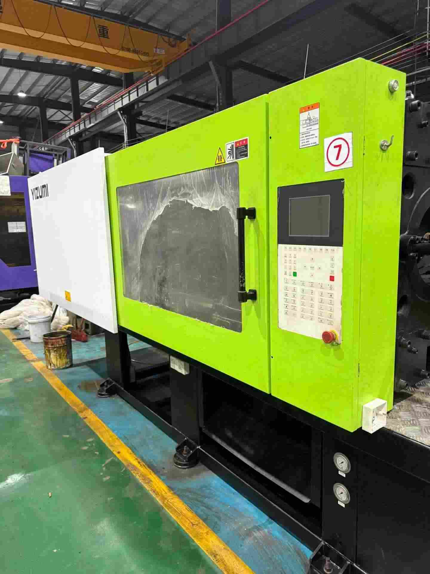 Quality Used Yizumi 320 Ton UN320SKII Injection Molding Machine | B-Screw 68mm, 985g PS Shot