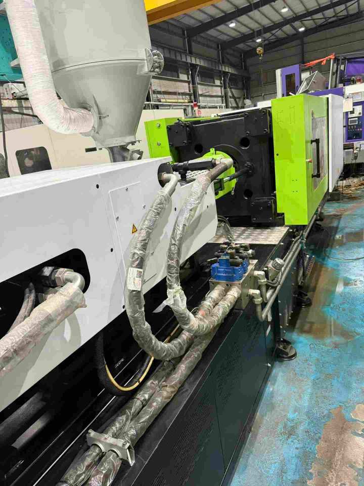 Quality Used Yizumi 320 Ton UN320SKII Injection Molding Machine | B-Screw 68mm, 985g PS Shot
