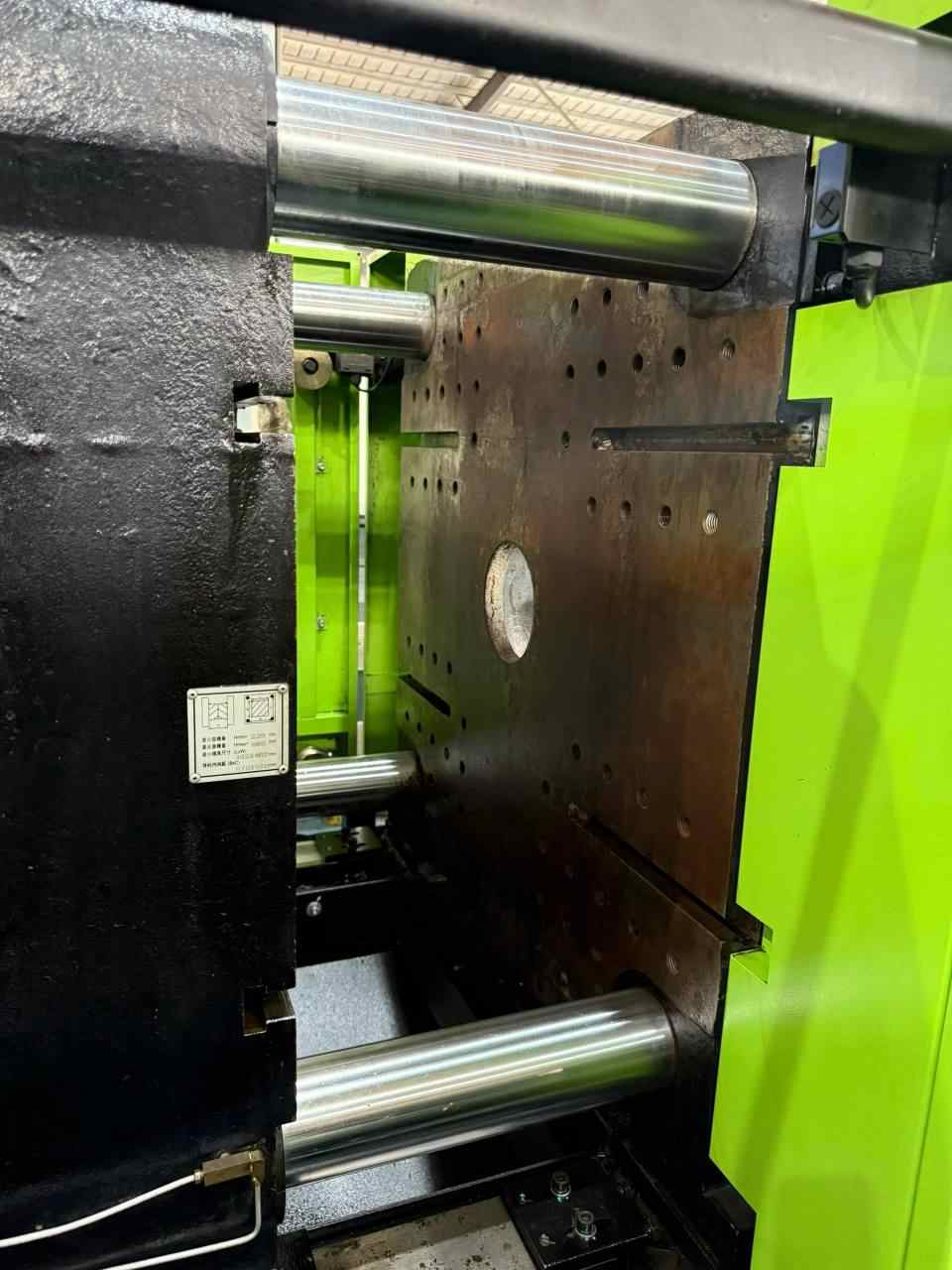 Quality Used Yizumi 320 Ton UN320SKII Injection Molding Machine | B-Screw 68mm, 985g PS Shot