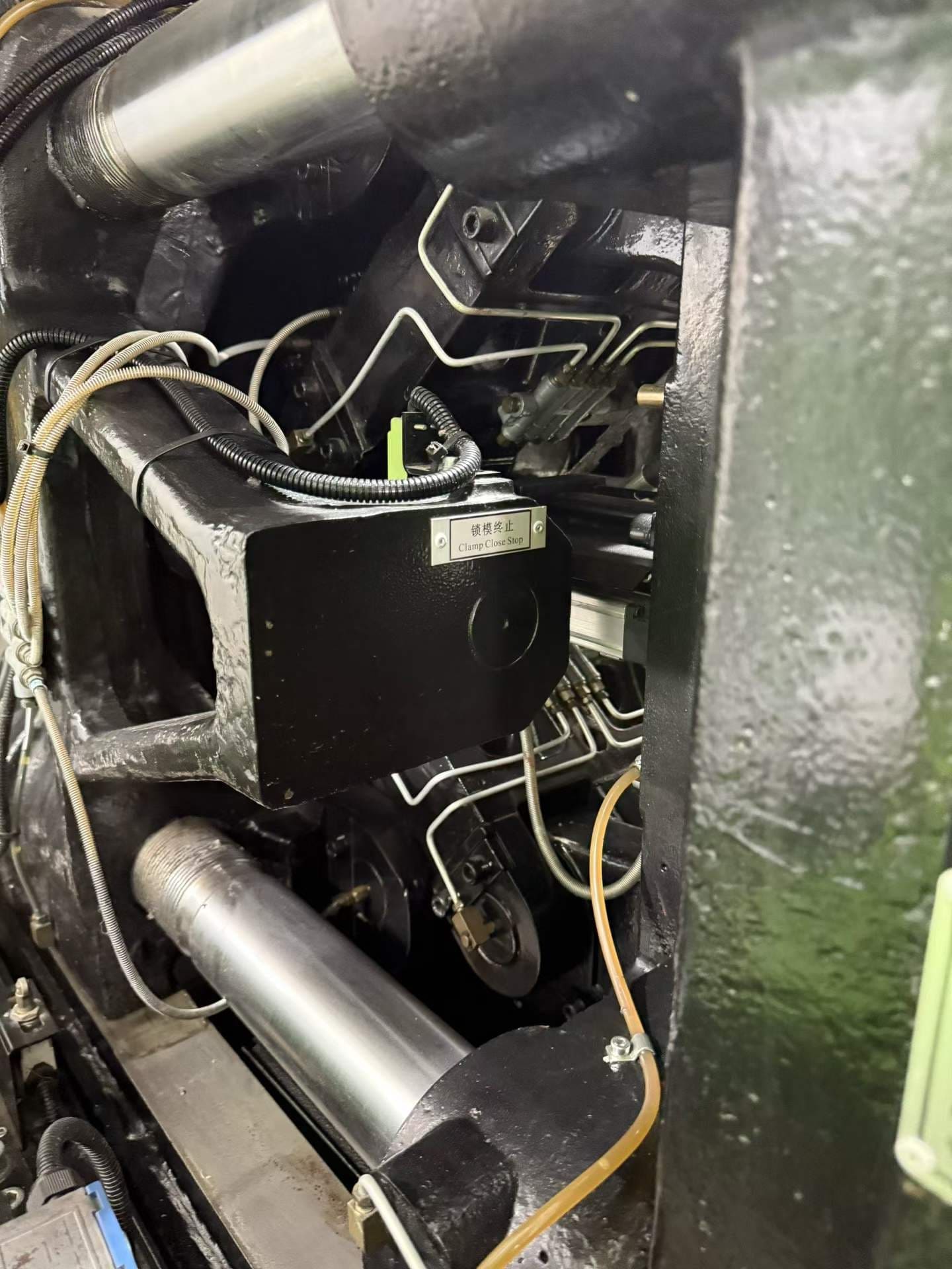 Quality Used Yizumi UN120A5S (420/1200) Injection Molding Machine | B-Screw 26mm, 65.9g PS Shot