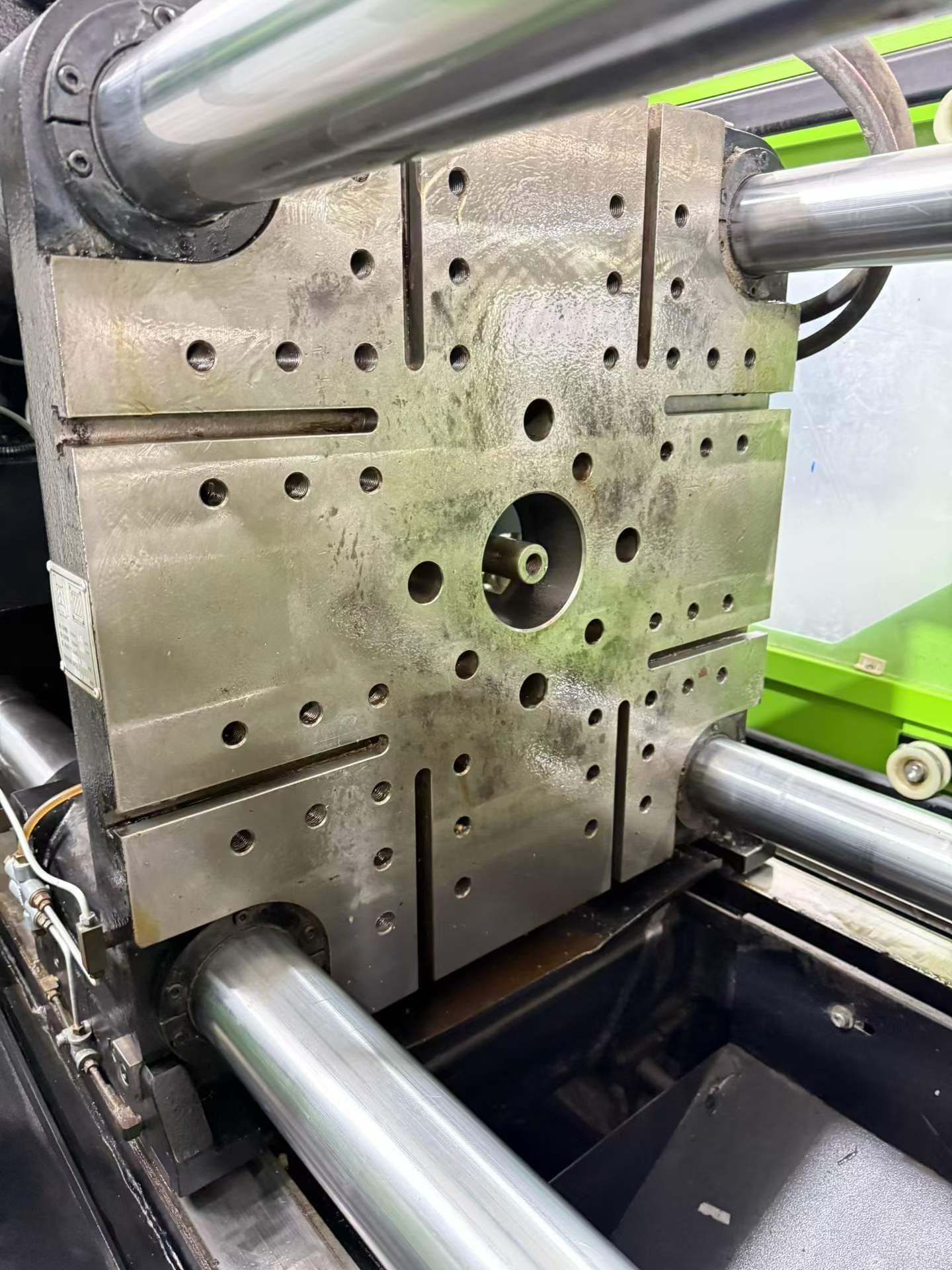 Quality Used Yizumi UN120A5S (420/1200) Injection Molding Machine | B-Screw 26mm, 65.9g PS Shot