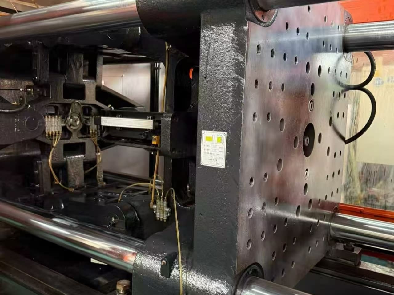 Used 260 Ton JM260-MK6e Injection Molding Machine | A/B/C-Screw 52/60/67mm, Max PS Shot Weight:962g