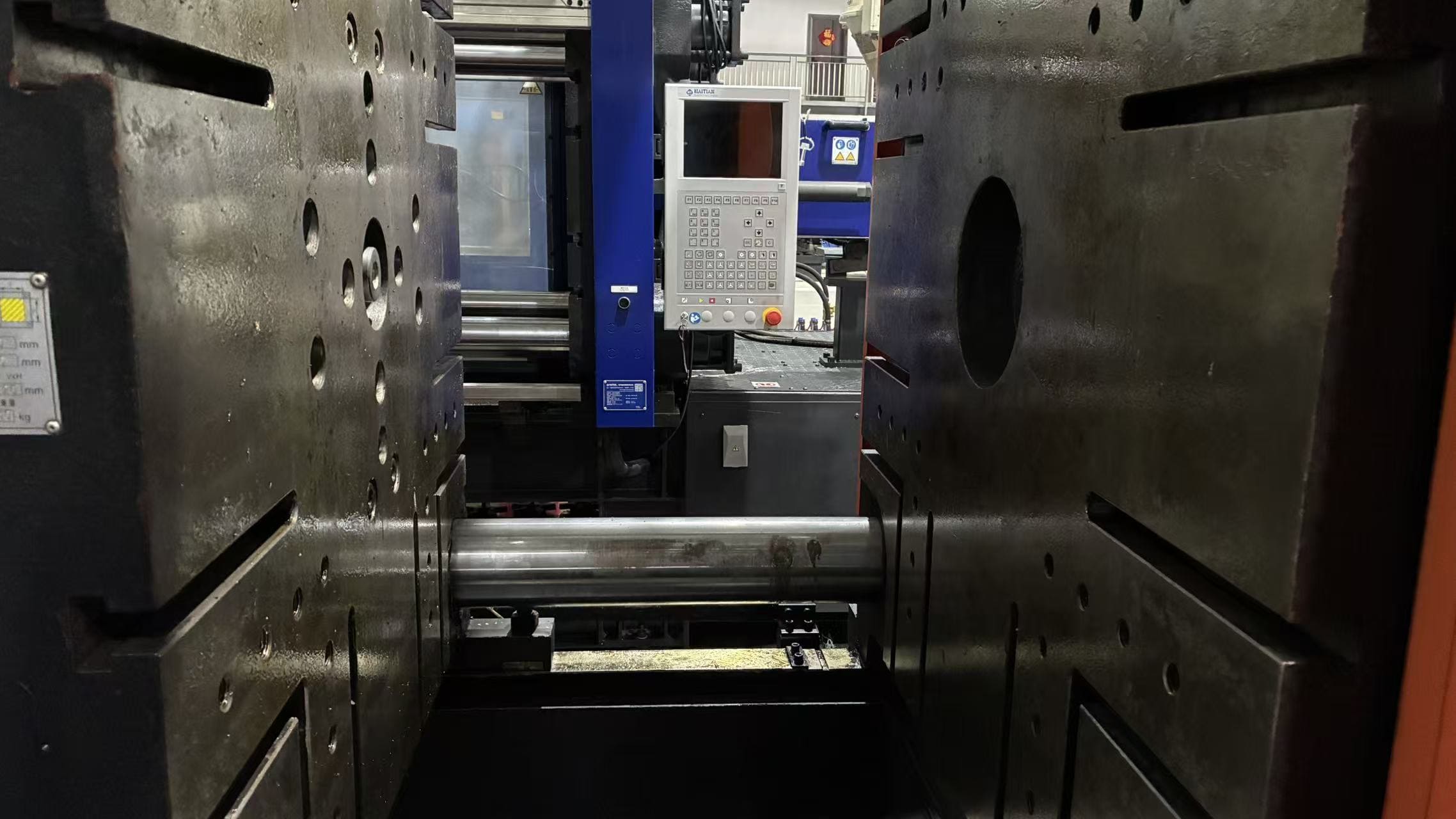 Used 400 Ton JM400-MK6e Injection Molding Machine | A/B/C-Screw 67/75/83mm, Max PS Shot Weight 1202g
