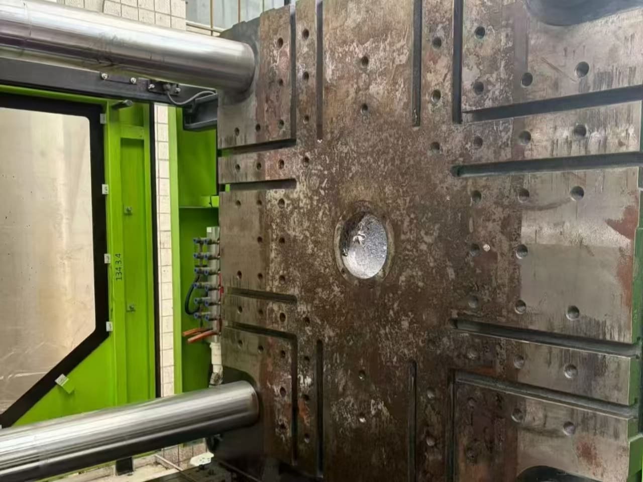 Used 480 Ton UN480A5S Injection Molding Machine | A/B/C-Screw 76/84/92mm, Max PS Shot Weight:2262.8g