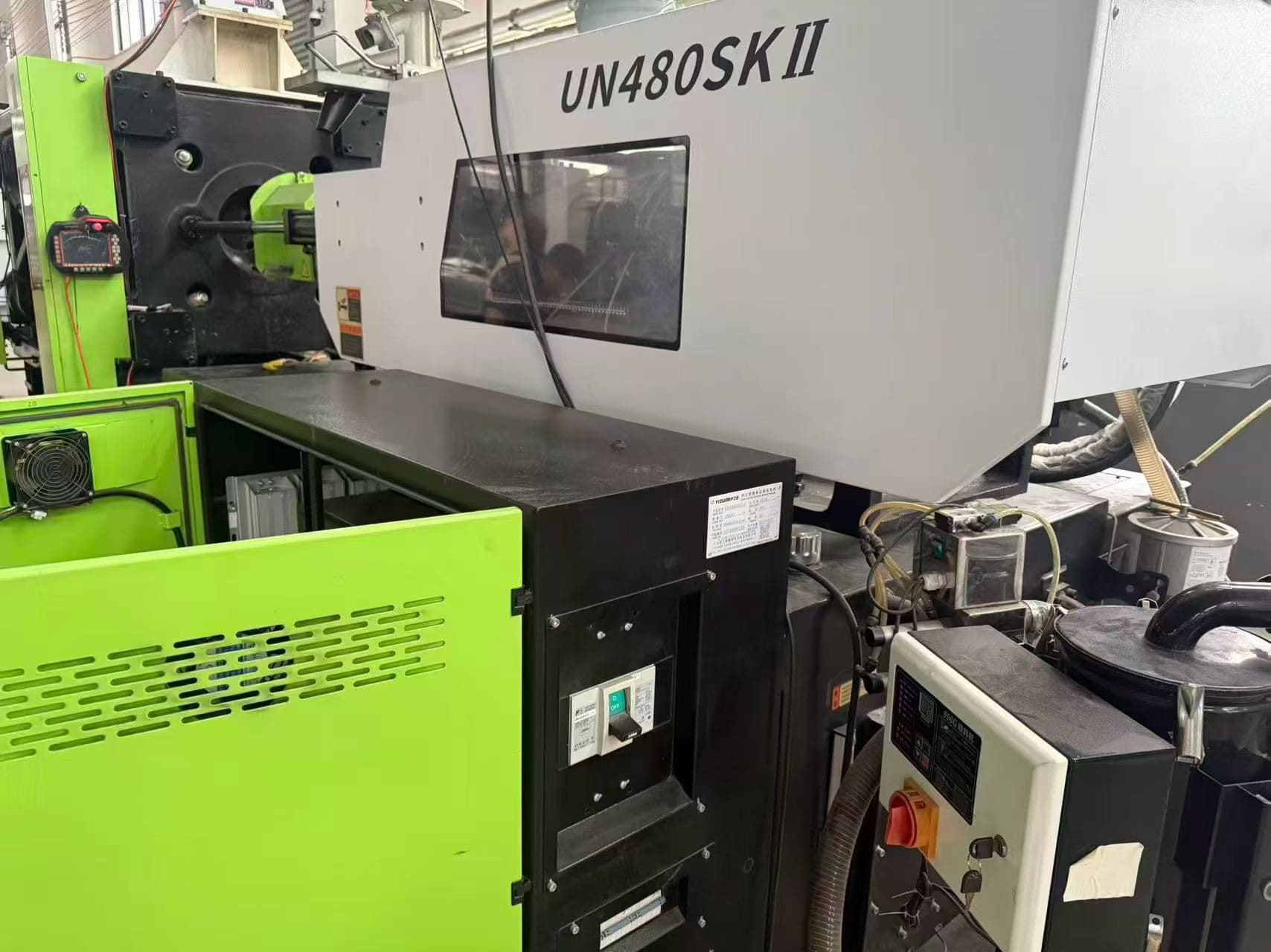 Used 480 Ton YIZUMI UN480SKII Injection Molding Machine | A/B/C-Screw 76/84/92mm, Max PS Shot Weight 2262.8g