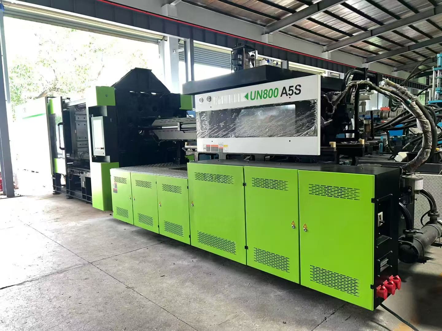Used 800 Ton YIZUMI UN800A5S Injection Molding Machine | A/B/C/D-Screw 90/100/110/120mm, Max PS Shot Weight 4667g