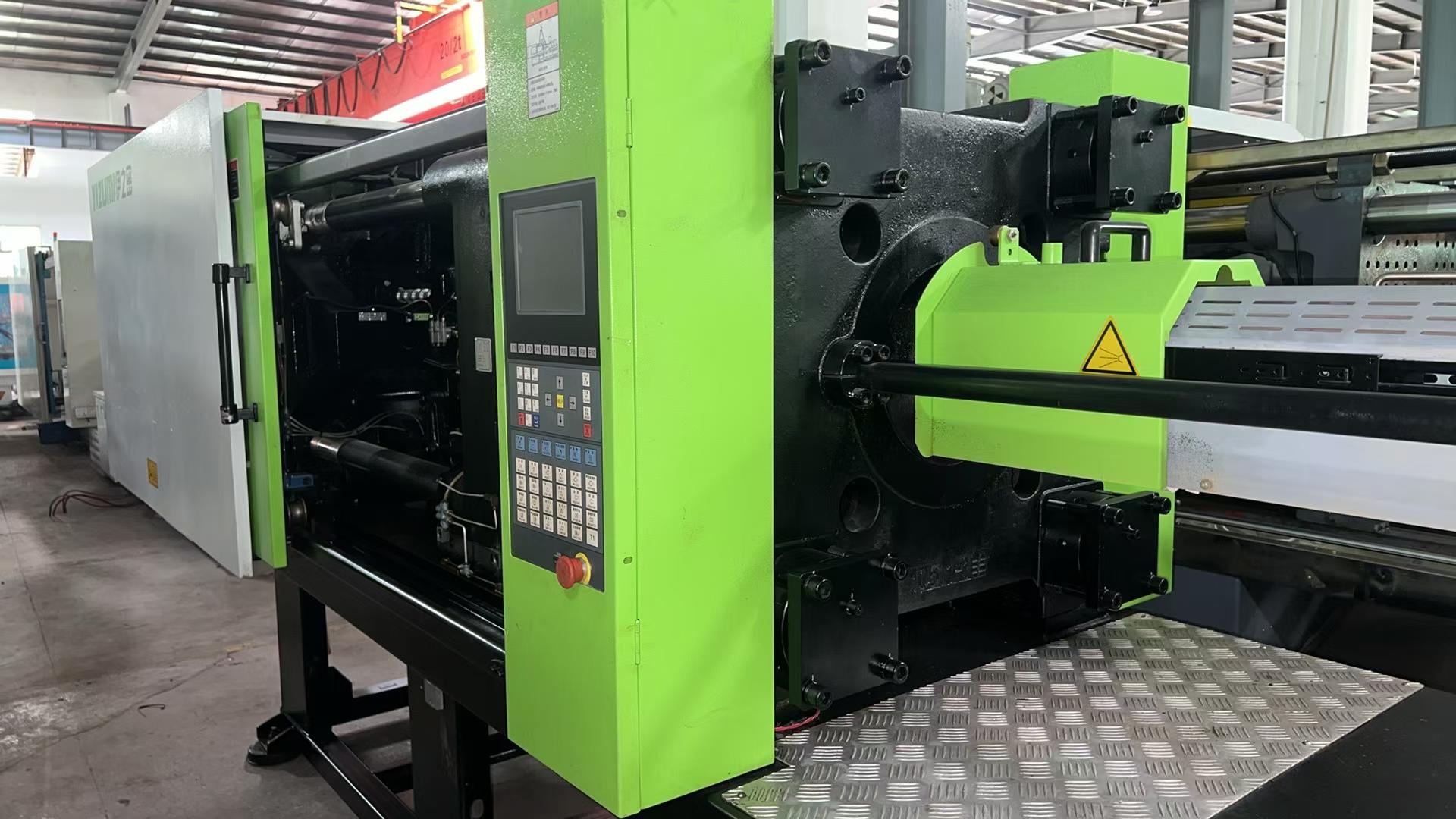 Used 260 Ton YIZUMI UN260SKII-V-PET Injection Molding Machine |Max PET Shot Weight 1406.5g