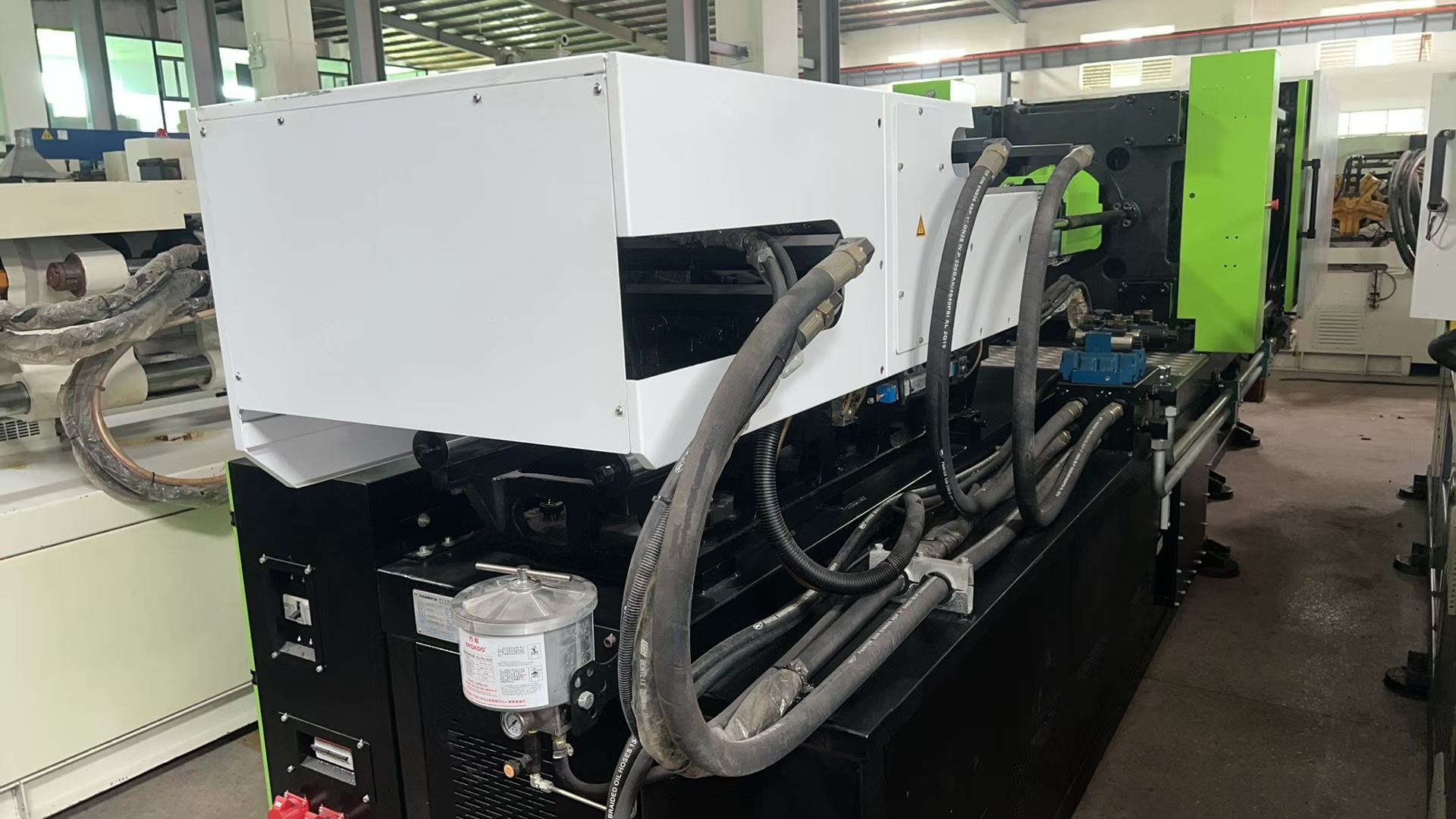 Used 260 Ton YIZUMI UN260SKII-V-PET Injection Molding Machine |Max PET Shot Weight 1406.5g