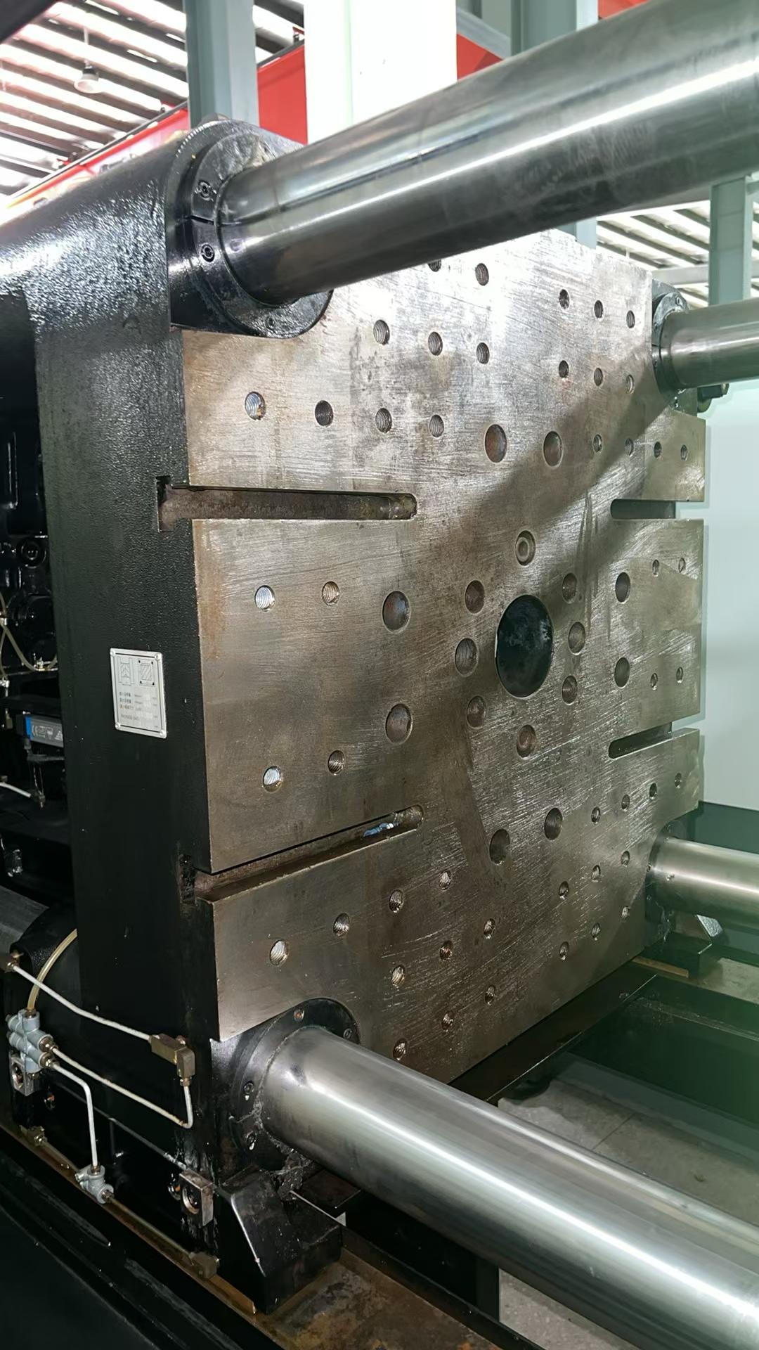 Used 260 Ton YIZUMI UN260SKII-V-PET Injection Molding Machine |Max PET Shot Weight 1406.5g